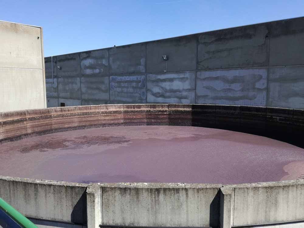 Industriële herstellingen van beton, vloerplaten en voegen