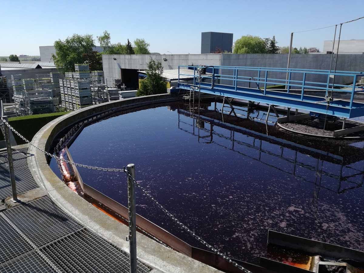 Industriële herstellingen van beton, vloerplaten en voegen